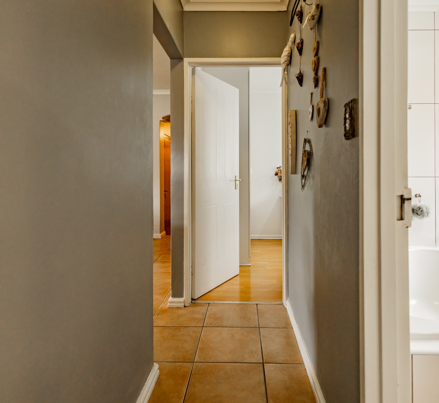 3 Bedroom Property for Sale in Uitzicht Western Cape